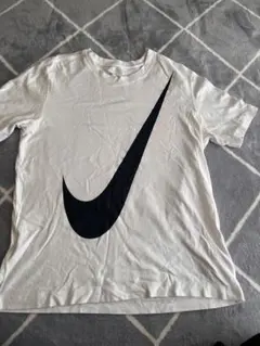 NIKE（ナイキ） ビッグ スウッシュ プリント 半袖 Tシャツ