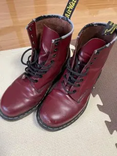 ドクターマーチン　8ホール　チェリーレッド　UK7
