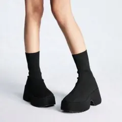 SHEIN 厚底ニットブーツ