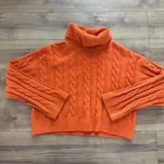 GU タートルニット　ショート丈　オレンジ　Mサイズ