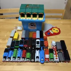 プラレール　トーマス　機関庫&転車台、車両12種セット　おまけ付き