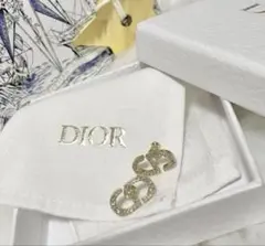 Petit CD スタッドピアス DIOR ロゴ ゴールド
