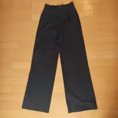 ZARA 　ブラック　パンツ　黒　XSサイズ　変色あり