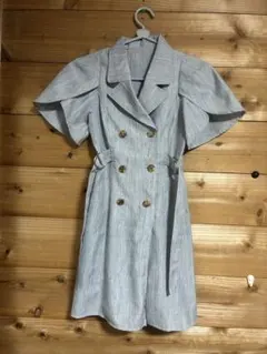 グレー ダブルボタン　ミニワンピース　ダズリン