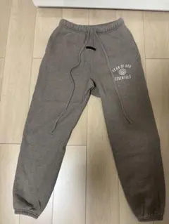 ＜FEAR OF GOD ESSENTIALS＞ フリース スウェット
