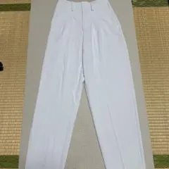 ユニクロ ドレープリラックステーパードアンクルパンツ