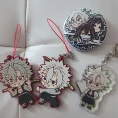 鬼滅の刃ストラップと缶バッジおまけ