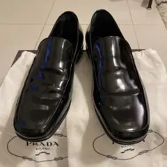 PRADA ブラックレザー ローファー