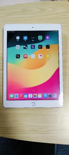 iPad（第6世代）Wi-Fi+セルラー32GB　シルバー 　キーボードカバー付