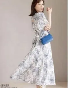 田中みな実 花柄消しプリーツフレアワンピース