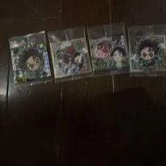 鬼滅の刃　ホロ加工シール4枚セット　ウェハースシール