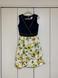 大幅値下げ中！チェスティ フラワーデザインワンピース