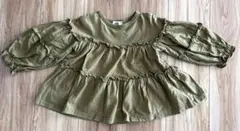 ペアマノン　フリル付きオリーブ色トップス　女の子　110サイズ