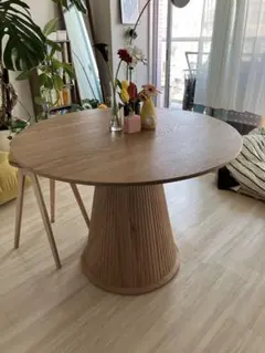 円形木製ダイニングテーブル