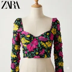 【ZARA】甘辛ミックスコーデに♡黒地×多色花柄のフリルクロップドトップス