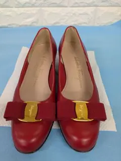 Salvatore Ferragamo パンプス レッドのサムネイル