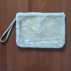 【新品難あり】アースミュージックアンドエコロジー クラッチバッグ オフホワイト