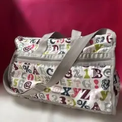 『美品』LESPORTSACアルファベット柄ボストンバッグ