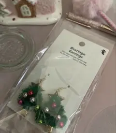 新品未使用　クリスマスツリー　ピアス　冬　アクセサリー　プレゼント　オーナメント