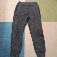 UNIQLO　ダークグレー スウェット長ズボン サイドポケット付き　140センチ