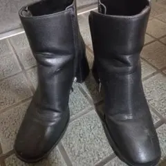COACH ブラック ブーティ 中ヒール