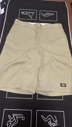 Dickies ベージュ ルーズフィット ショートパンツ 34