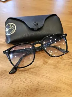 Ray-Ban RB 4258-F ブラックサングラス　藤井風着用