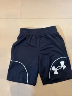 Under Armour 黒 ハーフパンツ