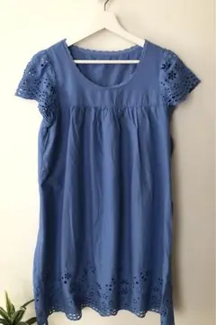 ベルメゾン スカラップ刺繍入り半袖チュニック ワンピース 濃い青 Mサイズ大きめのサムネイル