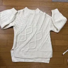 アイボリー ケーブルニットセーター Mサイズ相当