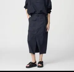 美品　UNIQLO C ベルテッドナロースカート　ネイビーのサムネイル