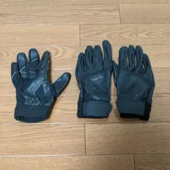 守備用グローブとバッテインググローブ
