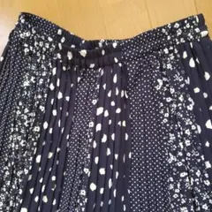 ベルメゾン ネイビー 花柄 水玉 プリーツスカーチョ