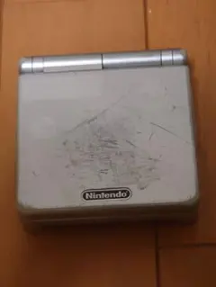 任天堂　ゲームボーイアドバイスSP　シルバー　充電器付き
