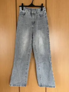 グレー デニム ワイドパンツ　ストレート　DHOLICのサムネイル