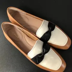 COLE HAAN リボン付きローファー ベージュ/ホワイト/ブラックサイズ９Ｂ
