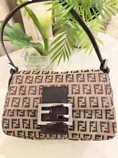Fendi フェンディ　ズッキーノ　マンマバゲット　FFロゴハンドバッグのサムネイル