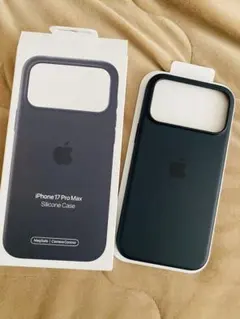 未使用 本物 iPhone 17 Pro Max シリコンケース ダークグリーン