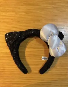 ユニバ　カチューシャ　キティちゃん　黒　スパンコール