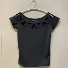 ENVYM（アンビー）　カットアウト スタイリッシュ シンプルトップス　サイズFのサムネイル