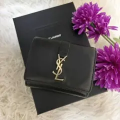 サンローランパリ 三つ折り財布 カサンドラロゴ YSL 本革 ブラックのサムネイル