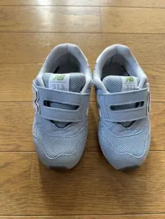 New Balance 313 グレー ベルクロスニーカー