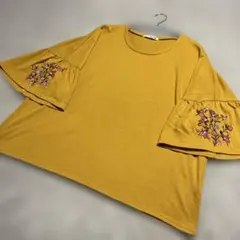 に*こ様 トップス　Tシャツ　5分袖　フレアー袖　花刺繍　大きいサイズ　4L ゆ