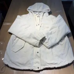 ホワイトフード付きボアジャケット　リバーシブル
