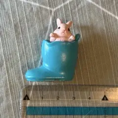 ムッチリうさぎ ピンク カプセルトイ