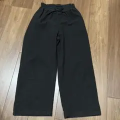 GU 子供用 黒いワイドパンツ ゴム付き