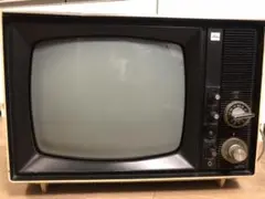 ナショナル ブラウン管テレビ 白黒テレビ 昭和レトロ 日立P-42ブラウン管テレビ、電源は入ります、レトロテレビ、RF入力なし
