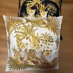 美品　ferragamo　フェラガモ　シルク　クッション　二個セット 美品 ferragamo フェラガモ シルク クッション 二個セット - メルカリ