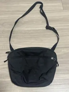 ARC'TERYX Mantis 2ボディバッグ ブラックのサムネイル