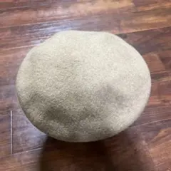 ベージュ ベレー帽